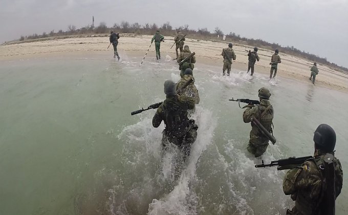 Морские пехотинцы на практике отработали боевую стрельбу: фото