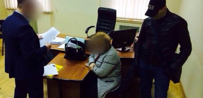 В Киеве при попытке дать взятку задержан ректор украинского вуза - Фото