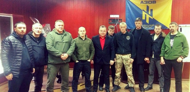 Азов инициировал альянс патриотов для контроля правоохранителей - Фото