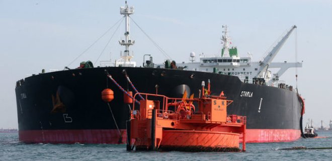 В Европу прибыл первый танкер с иранской нефтью - Фото