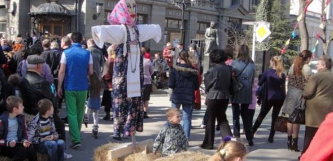 Оккупанты в Симферополе запретили массовые мероприятия - Фото
