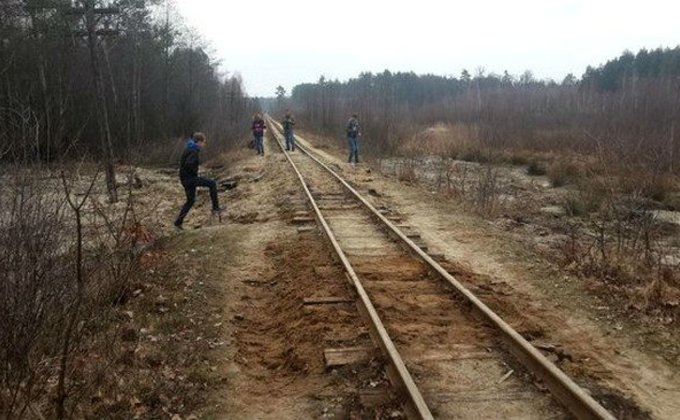 Впечатляющие фото последствий добычи янтаря в Ровенской области