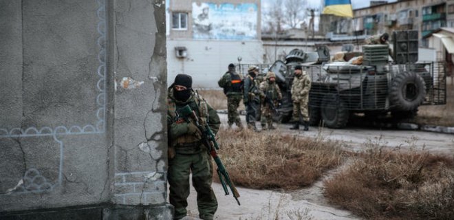 В боях на востоке Украины погиб военный, двое ранены - штаб АТО - Фото