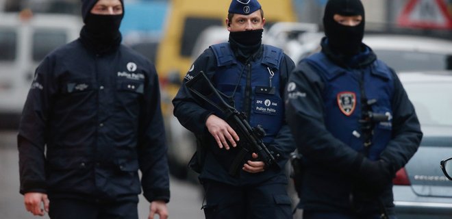 Брюссель передаст Парижу организатора французских атак Абдеслама - Фото