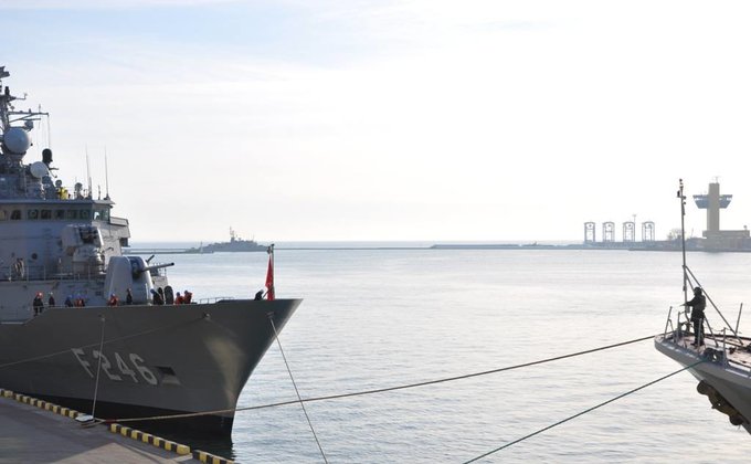 В Одессу прибыли два военных корабля Турции: фото