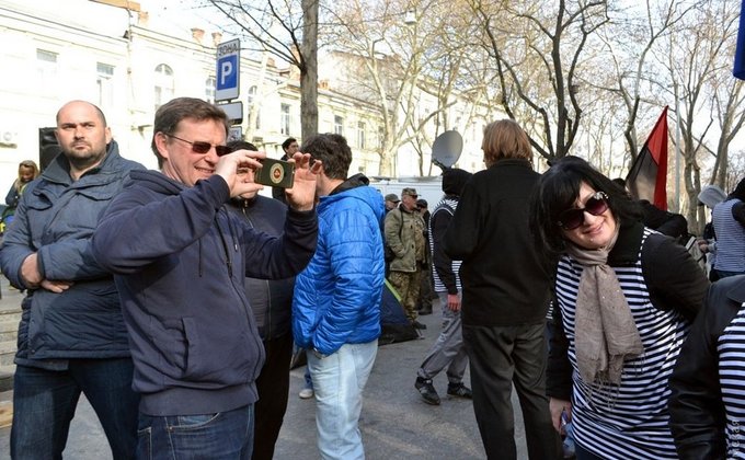 В Одессе митингующие заблокировали прокуратуру области: фото