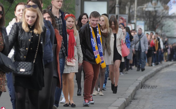 Студенты устроили флешмоб накануне референдума в Голландии: фото
