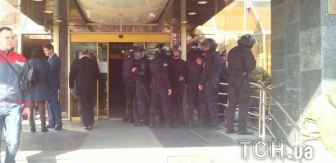 Полиция не подтверждает выселение айдаровцев из гостиницы Лыбидь - Фото