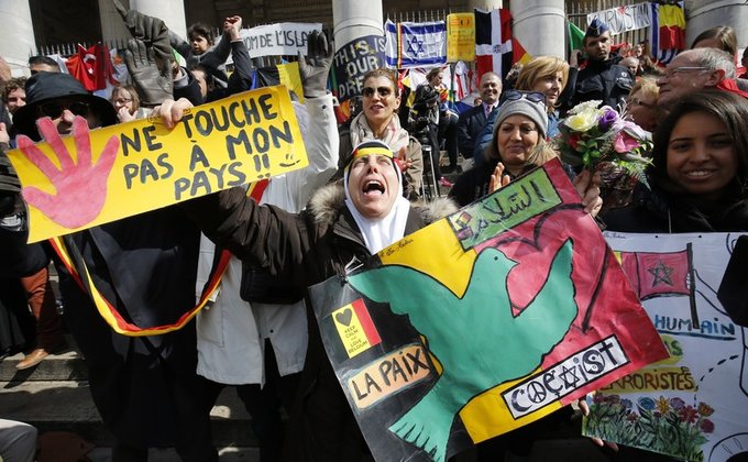 В Брюсселе проходит многотысячный марш против террора и ненависти