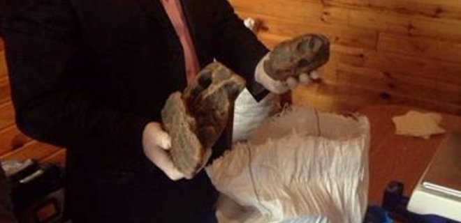 В Ровенской области СБУ задержала скупщиков со 115 кг янтаря  - Фото