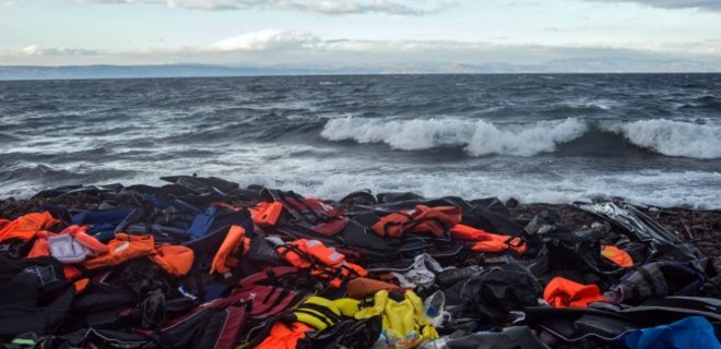 Более 400 беженцев погибли в Средиземном море - Фото