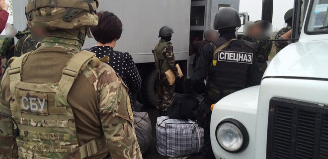 Террористы передали Украине 20 осужденных - Фото