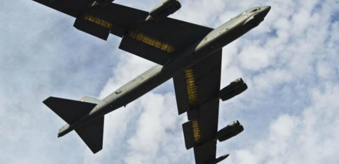 США впервые применили против ИГ тяжелые бомбардировщики B-52 - Фото