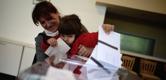 В Болгарии намерены обязать граждан голосовать на выборах - Фото