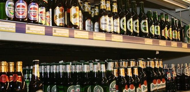 В Киеве планируют ужесточить наказание за распитие пива на улице - Фото
