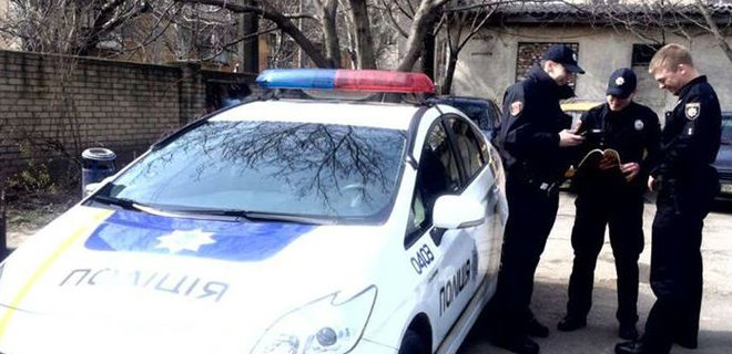 Под Одессой задержан водитель с пистолетом и боевой гранатой - Фото