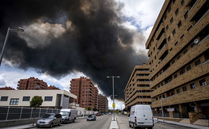 В Мадриде эвакуировали 9 тыс человек из-за токсичного дыма