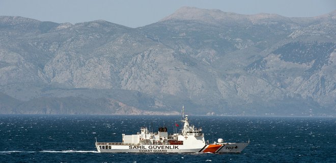 Военный корабль США в Эгейском море будет бороться с нелегалами - Фото