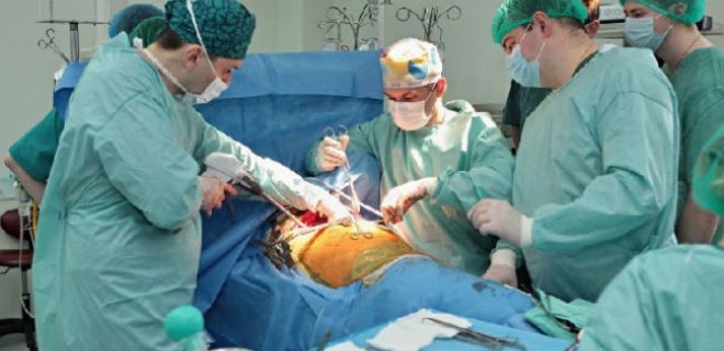 Врачи Института Шалимова впервые выполнили трансплантацию легких - Фото