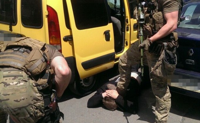 Спецоперация СБУ в Житомире: задержаны полицейские-наркодилеры