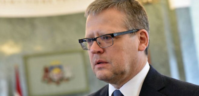 В Латвии министр подал в отставку после операции вне очереди - Фото
