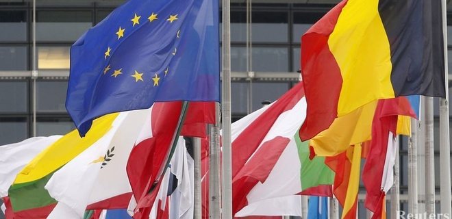 Испанию и Португалию обвинили в бюджетных нарушениях еврозоны - Фото