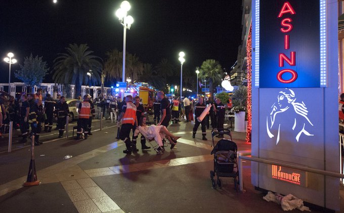 Теракт во французской Ницце: фото с места трагедии