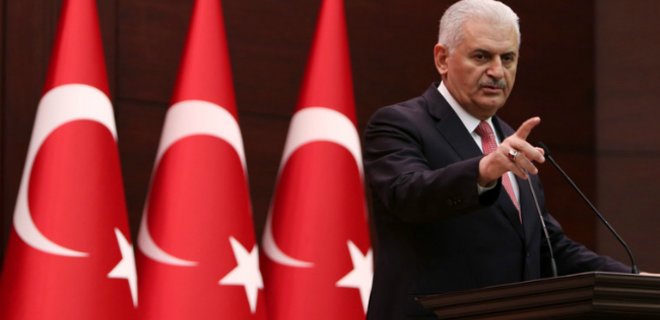 Премьер Турции заявил о подавлении военного переворота - Фото