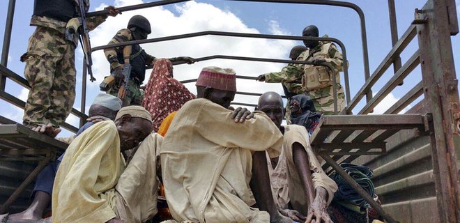 В Нигерии боевики Боко Харам напали на гуманитарный конвой - Фото