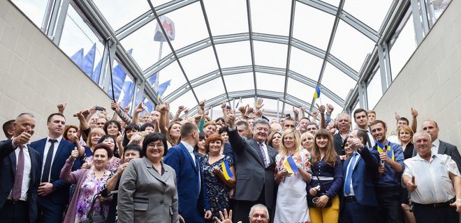 Порошенко назвал метро Харькова лучшим в мире: фото новой станции - Фото