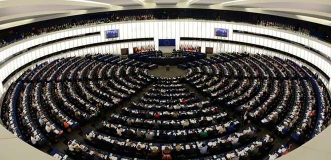 В Европарламент внесена резолюция об отмене виз для Украины - Фото