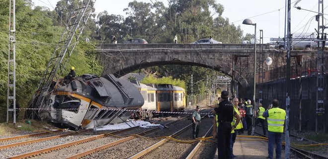 В Испании произошла железнодорожная авария: есть погибшие - Фото