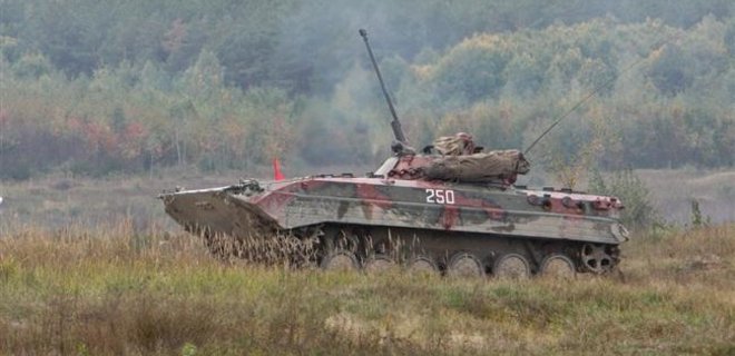Боевики накрыли из танка поселок на Луганщине - штаб - Фото