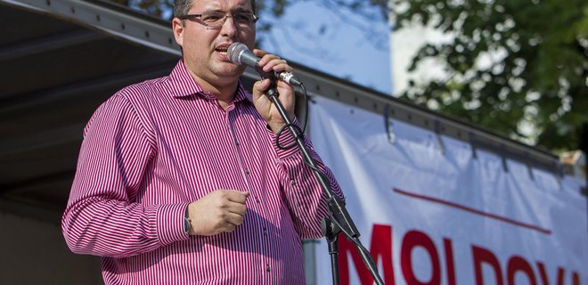В Молдове суд объявил в розыск лидера пророссийской партии - Фото