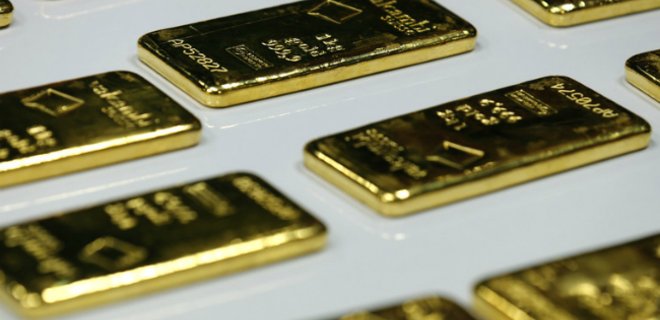 Во Франции мужчина обнаружил 100 кг золота в унаследованном доме - Фото