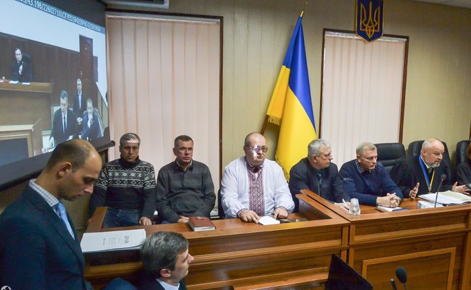 Как проходил допрос Януковича в Святошинском суде: фоторепортаж