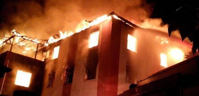 Пожар в турецком школьном общежитии: погибли более 10 детей - Фото