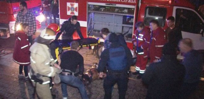 Пожар в ночном клубе Львова: в больницах остаются восемь человек - Фото