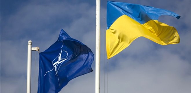 Руководству НАТО передали информацию о ядерном оружии в Крыму - Фото