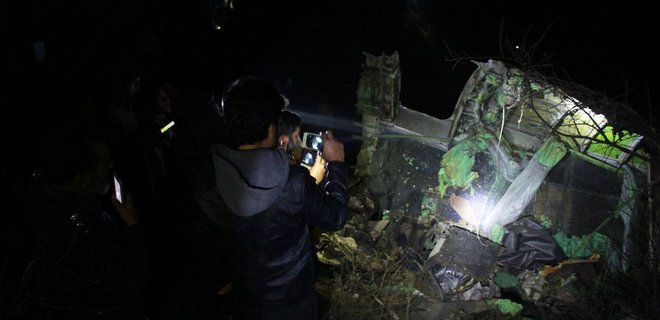 В аварии пассажирского самолета в Пакистане никто не выжил - Фото