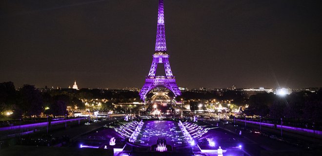 Эйфелеву башню в Париже погасят в знак солидарности с Алеппо - Фото