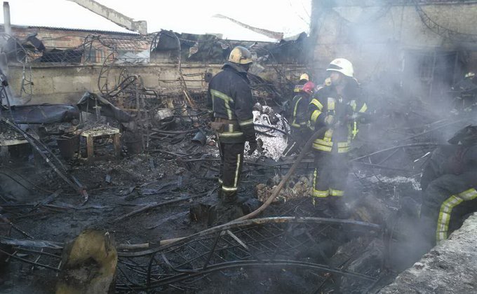 В Харькове горел Кожзавод: есть жертвы