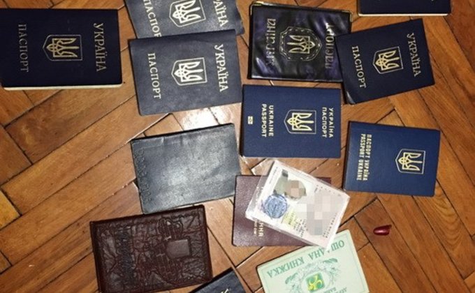 В Покровске делали паспорта Украины для боевиков ДНР: фото, видео