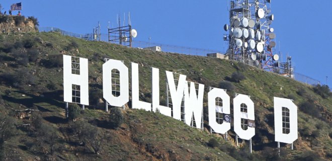 В Лос-Анджелесе переделали надпись Hollywood в честь марихуаны - Фото