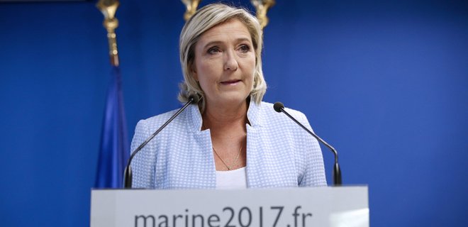 Ле Пен заявила, что будет инициировать отказ Франции от евро - Фото