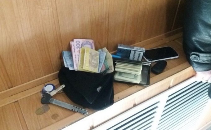 СБУ задержала на взятке завсектором Запорожской таможни: фото