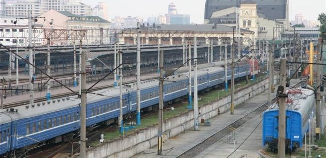 Черкасская область: из-за аварии на ж/д задерживаются 10 поездов - Фото