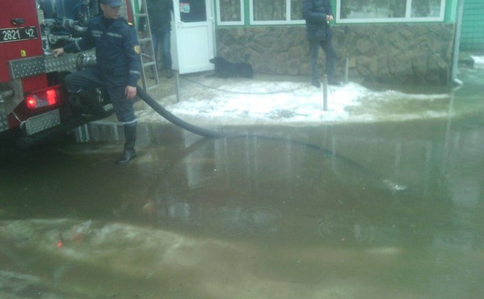 Паводок в Закарпатье: подтоплены домохозяйства и угодья - фото
