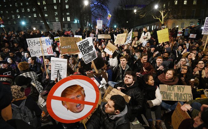 Британцы протестуют против "расистского" указа Трампа: фото