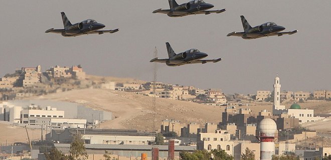 Авиация Иордании нанесла удары по террористам ИГ в Сирии - Фото
